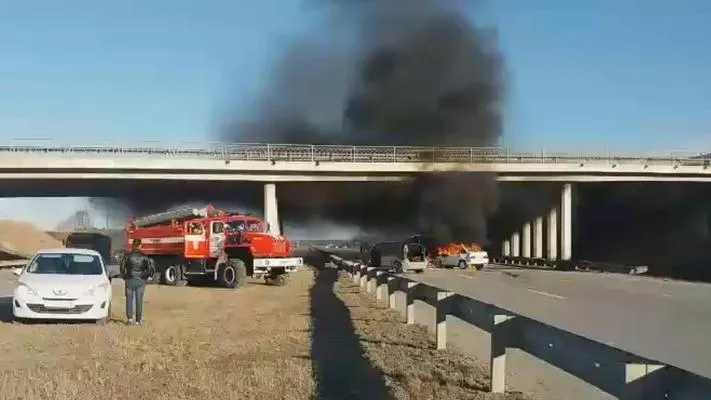 В Свердловской области после ДТП полностью сгорел автомобиль
