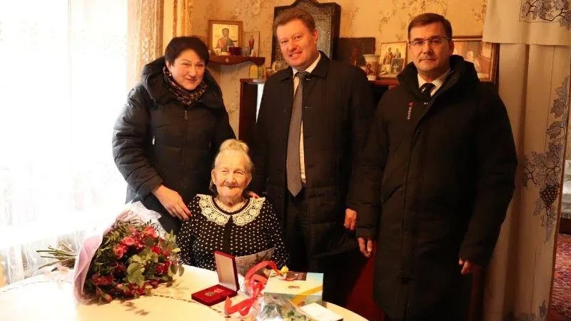 В Озерах вручили ветеранам памятные знаки «80 лет битвы за Москву»