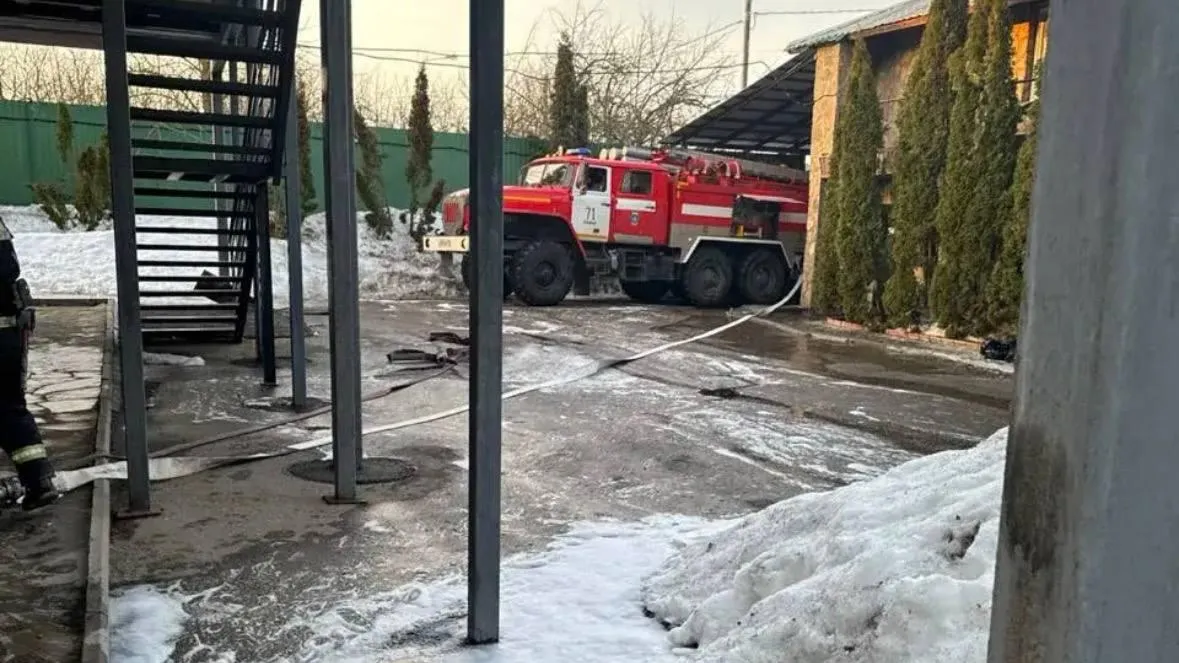 Оперативная эвакуация: в Брехово локализовали пожар в здании пансионата