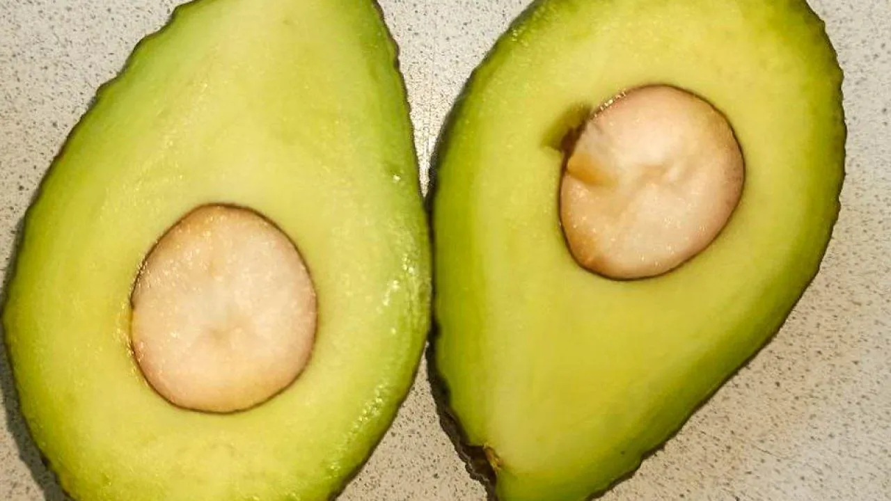 Диетолог рассказала о пользе и вреде авокадо