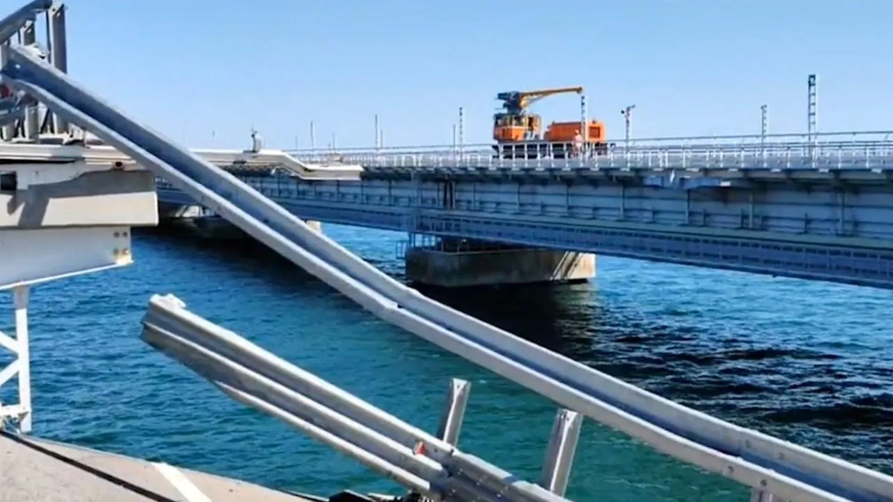 Полянский сообщил, что дипломаты некоторых стран непублично возмутились атакой Киева на Крымский мост