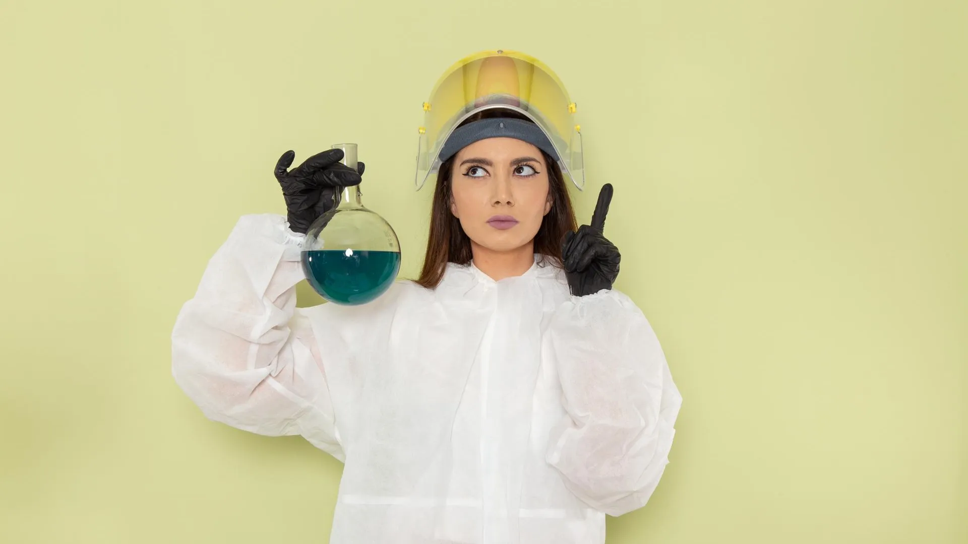 Теледоктор Мясников: дихлофос не является причиной отравления семьи в Красноярском крае