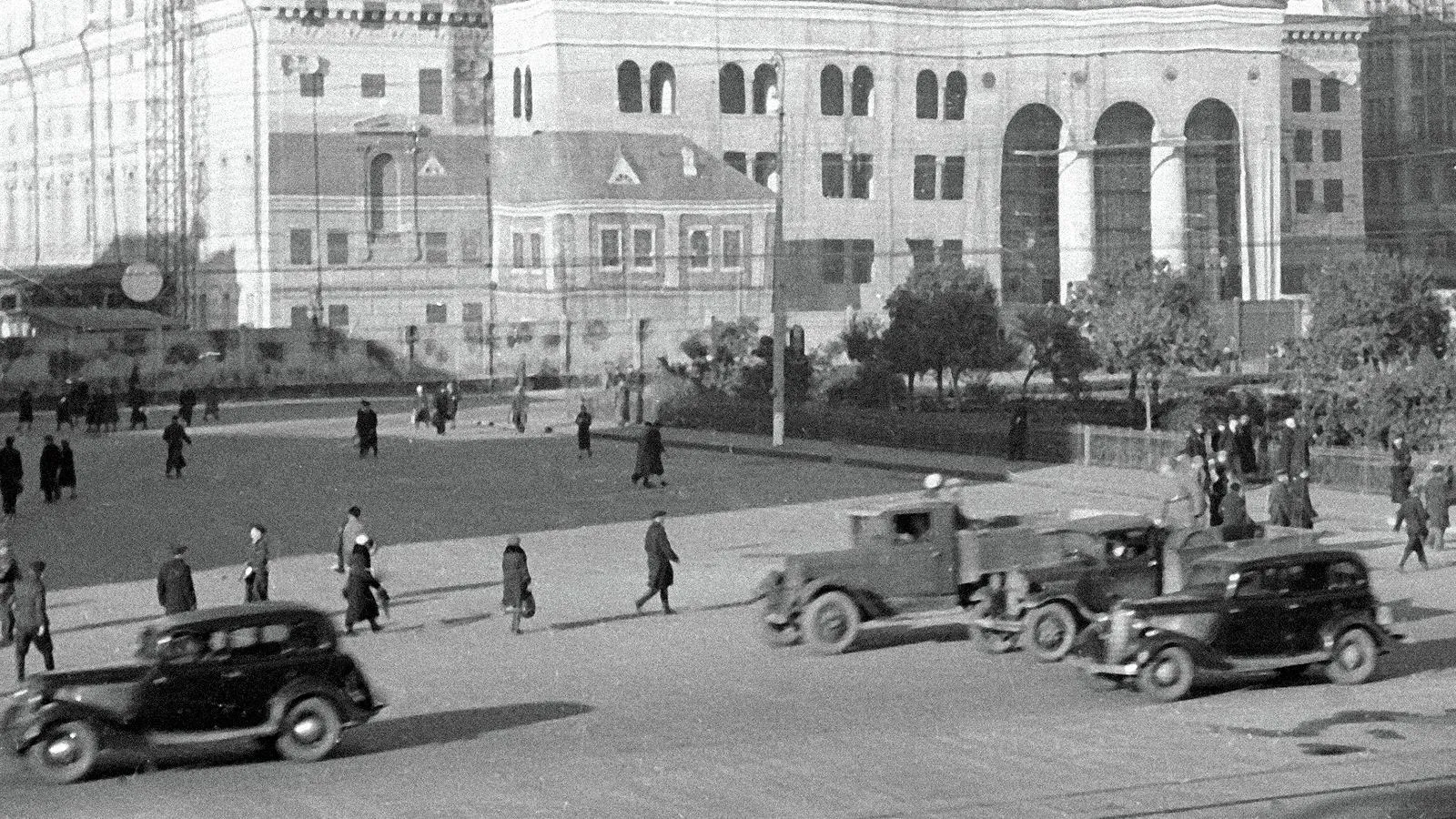 Защитная маскировка фасада. Август 1942 года. Alexander Krasavin