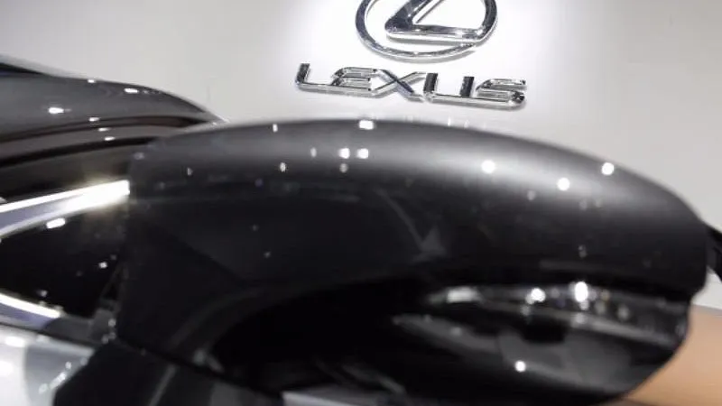 Lexus за 8 млн рублей угнали в Москве