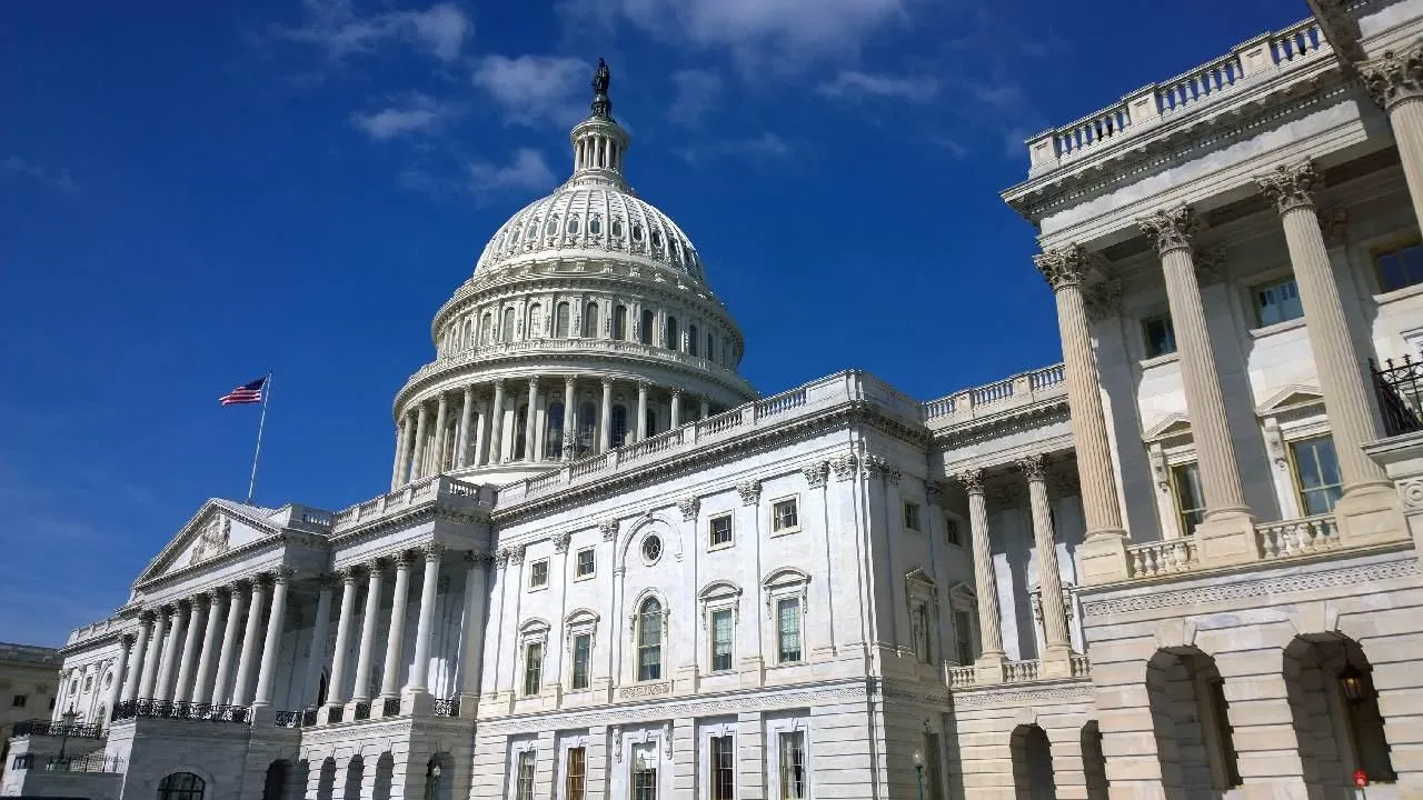 Белый дом обвинил Трампа и Вэнса в попытке остановить работу правительства