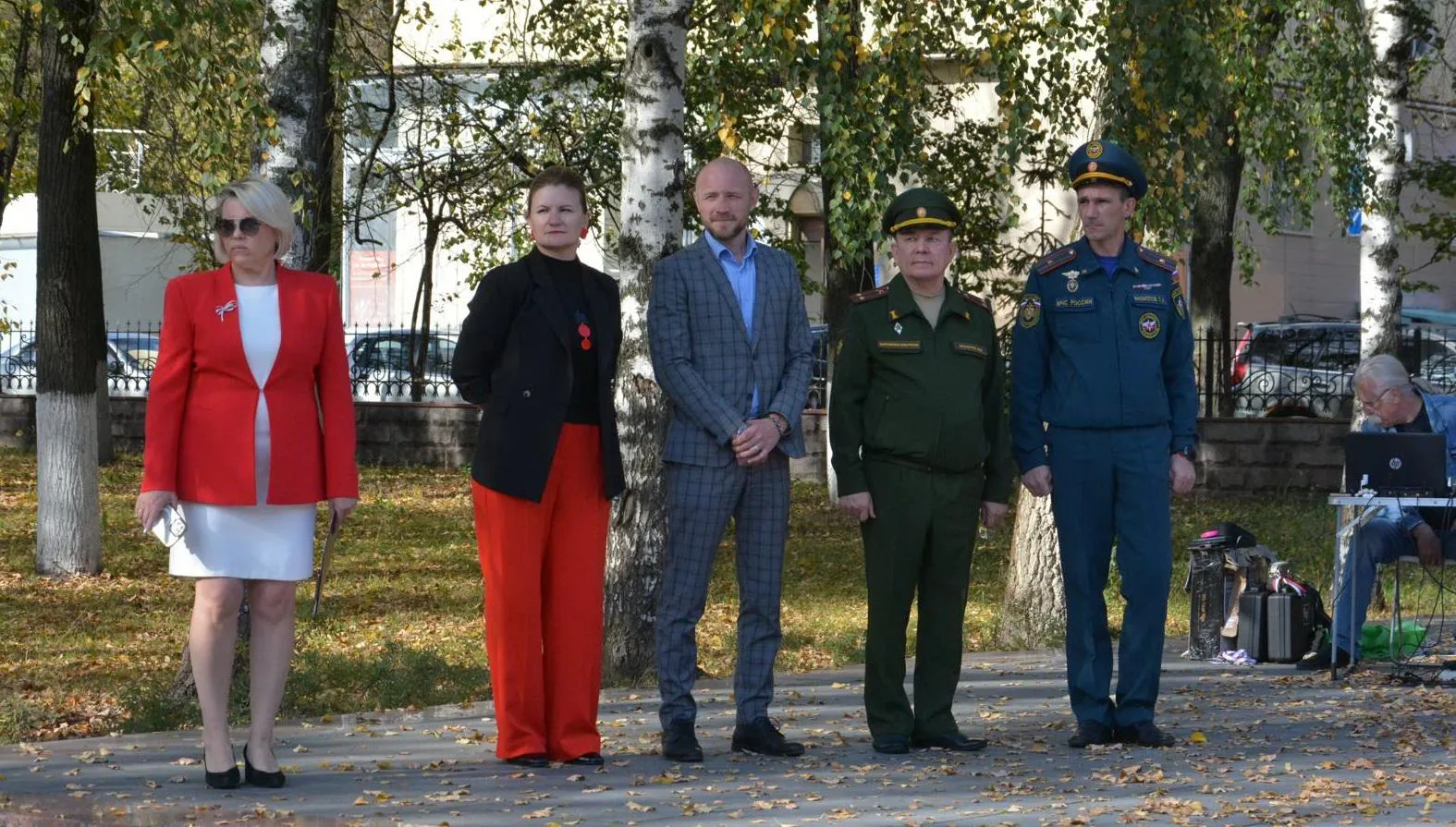 Директор школы «КвантУм» Оксана Кляпка вторая слева/фото: Хавива Фонина