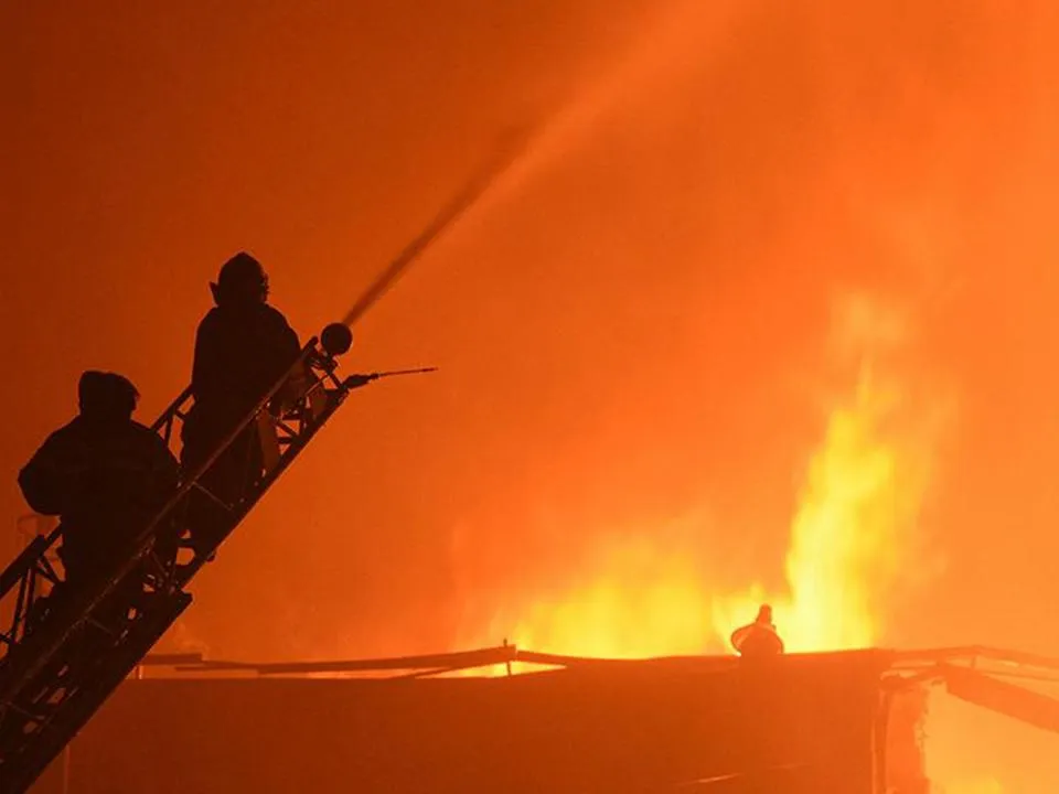 Взрыв произошел в жилом доме Красноярского края — есть пострадавшие: последняя информация о ЧП