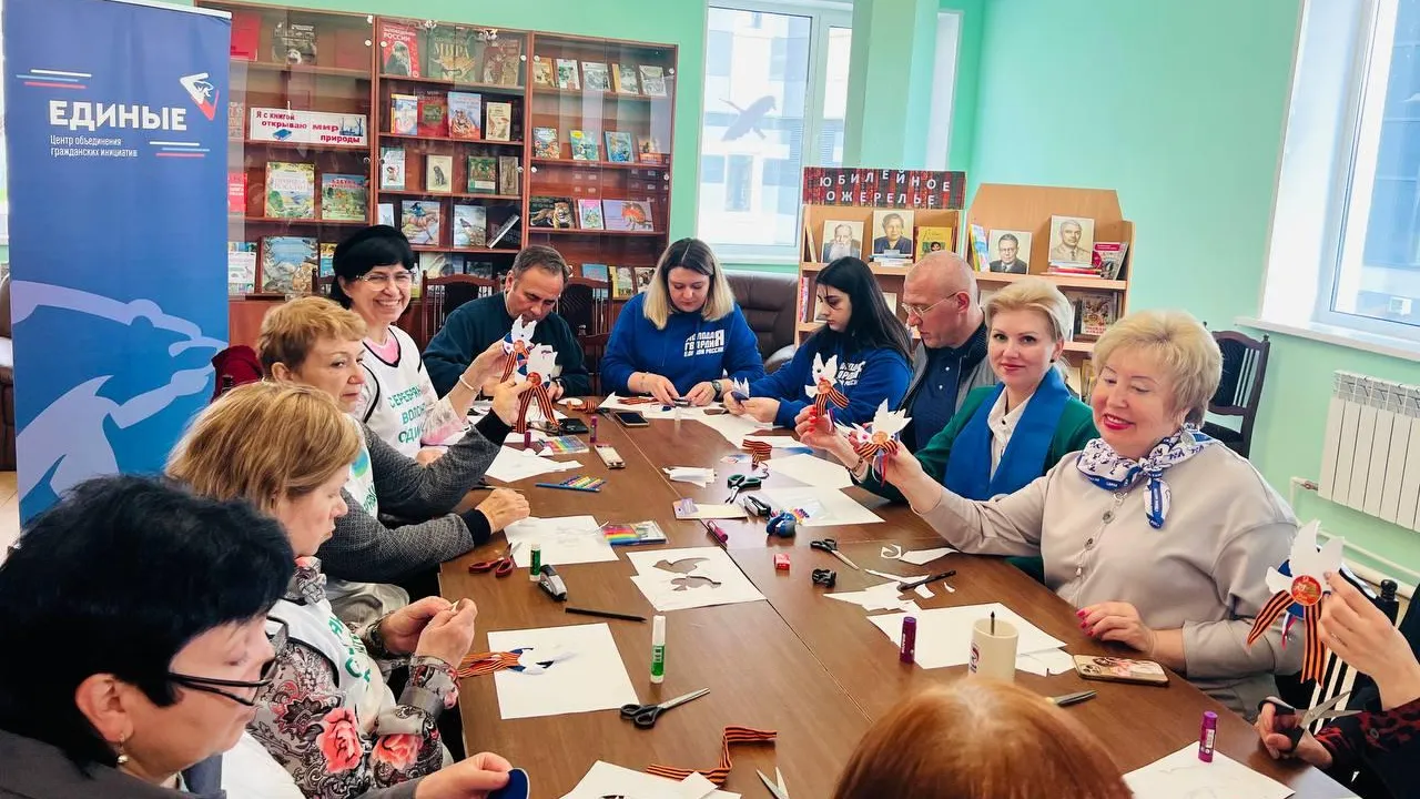 В Одинцово прошел мастер-класс по изготовлению медалей для бойцов СВО
