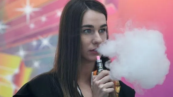 Названы способы разоблачения курящего вейп ребенка