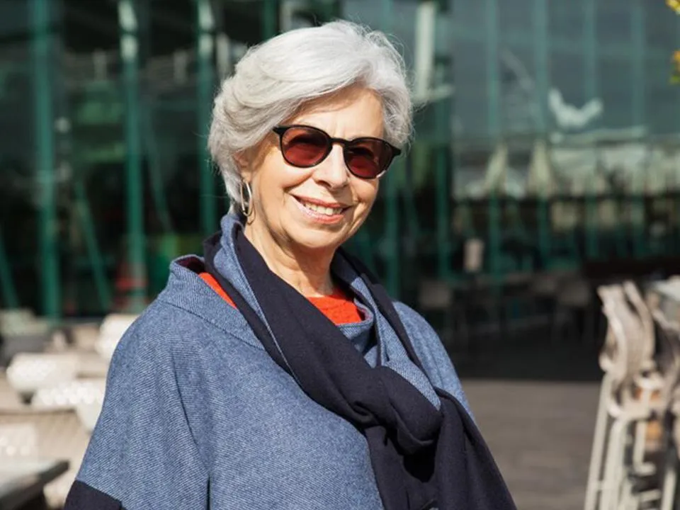 «Возраст определить практически невозможно»: как пожилые россиянки научились стильно одеваться