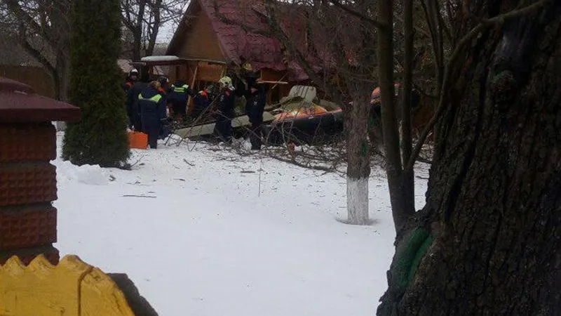 Двое погибли: самолет упал на дачный участок под Коломной