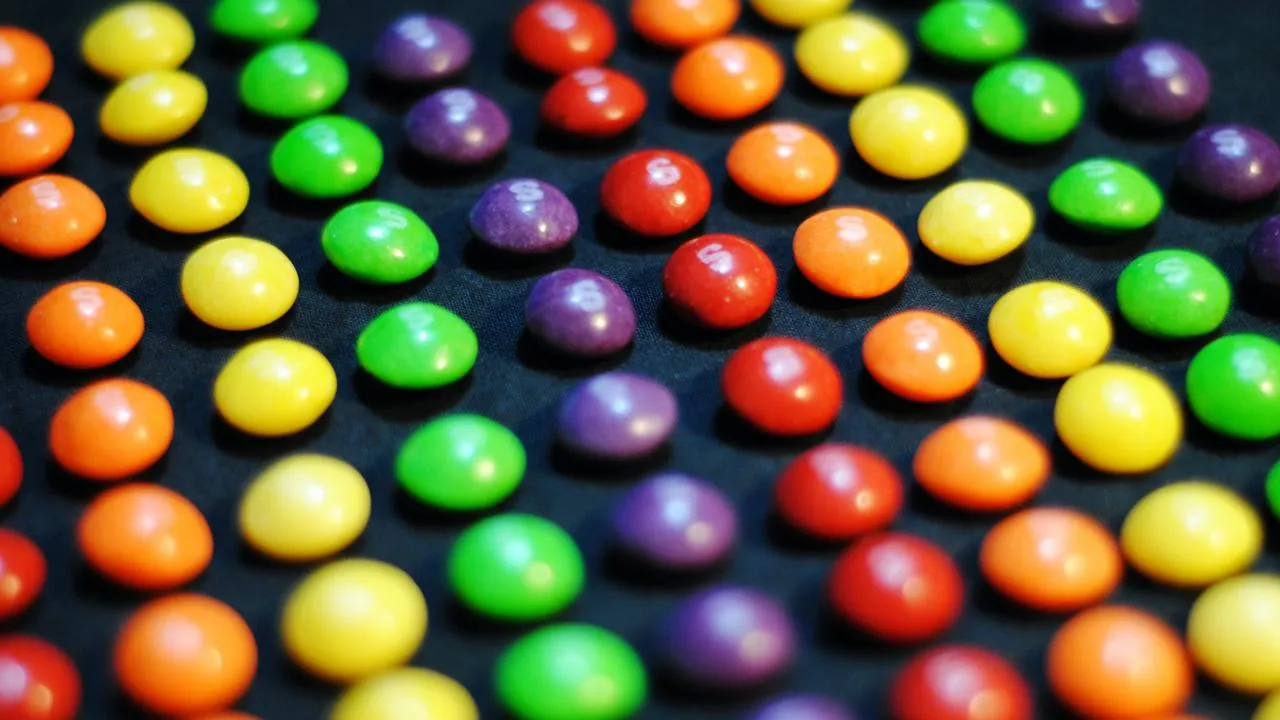 «Все есть яд»: вызывает ли Skittles онкологию и бесплодие на самом деле