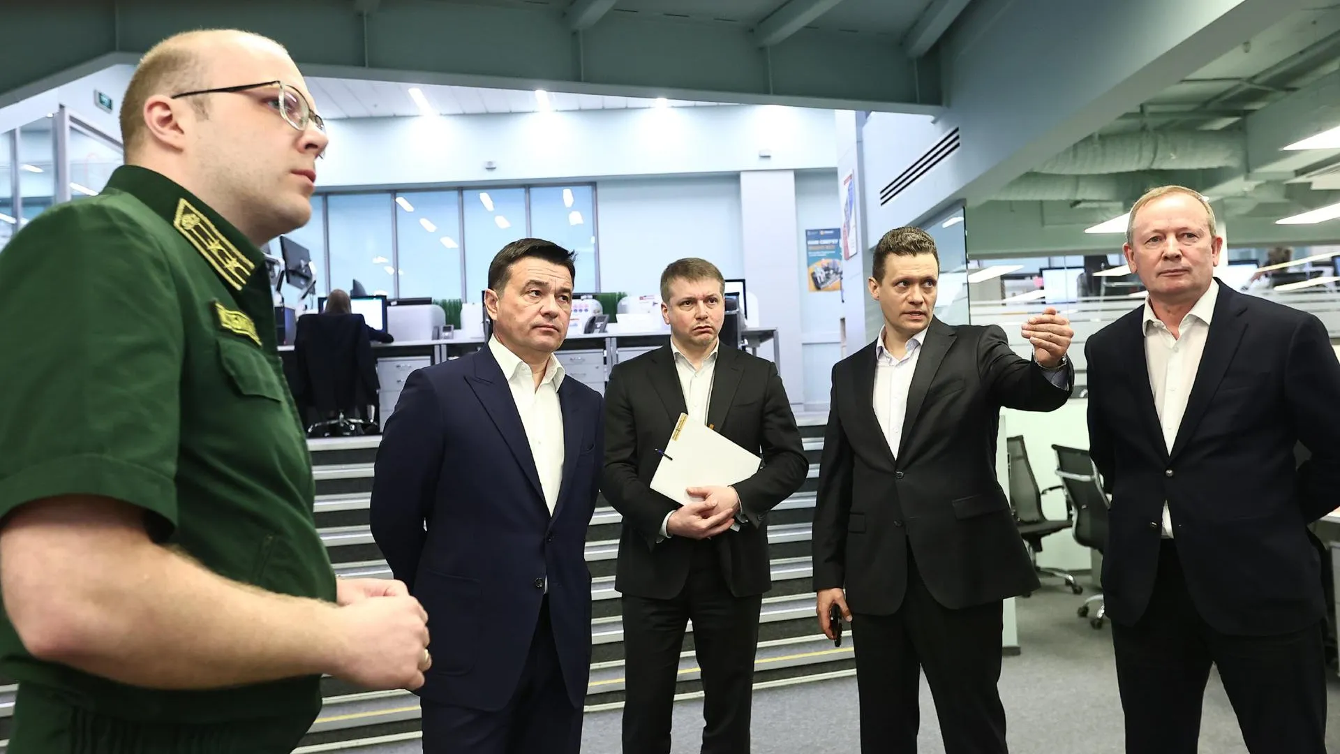 Андрей Воробьев проверил в ЦУР Подмосковья работу системы управления силами тушения лесных пожаров