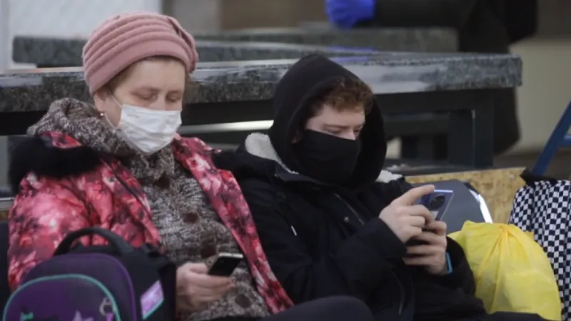 На Ладожском вокзале провели рейд по соблюдению масочного режима