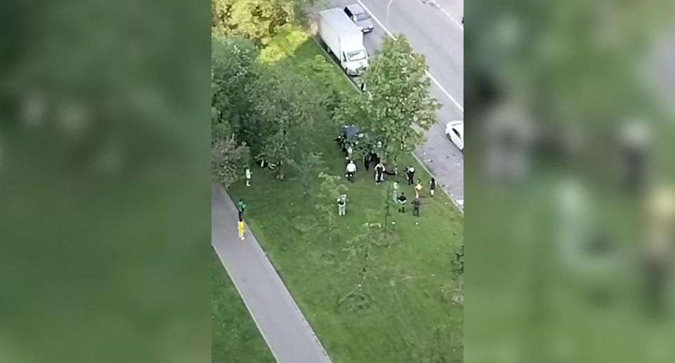 На юго-западе Москвы легковая машина насмерть сбила пешехода на переходе