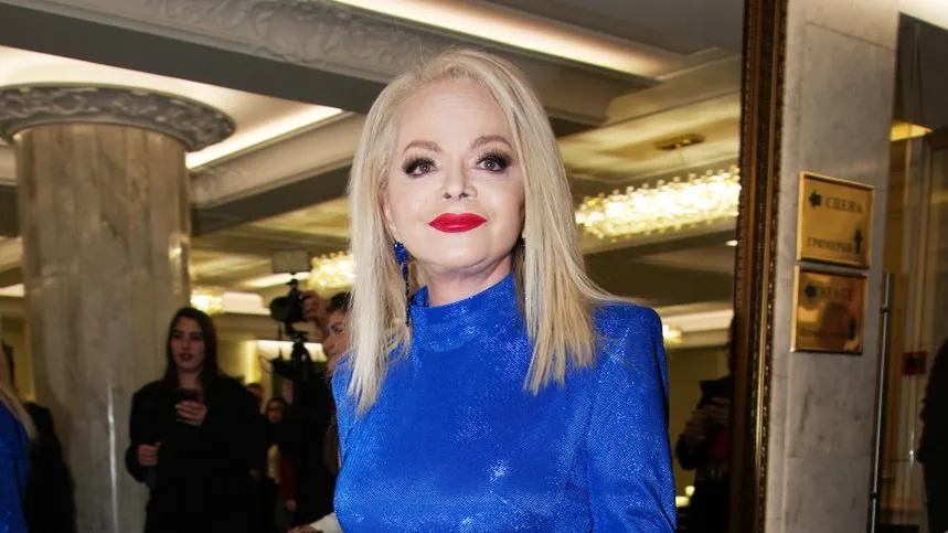 Ключи на стол: что на самом деле стоит за срочным отъездом Ларисы Долиной из элитного дома