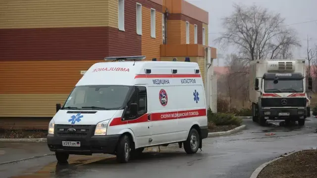 Годовалого младенца нашли в траве посреди улицы в Москве