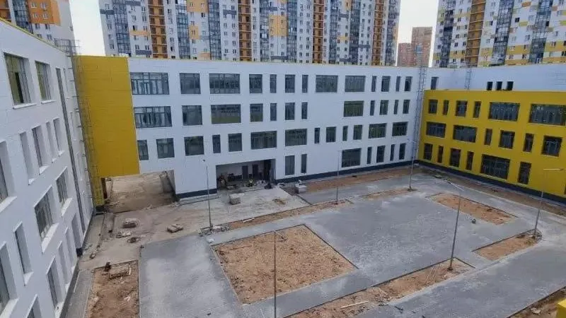 Строительство большой современной школы завершается в Мытищах