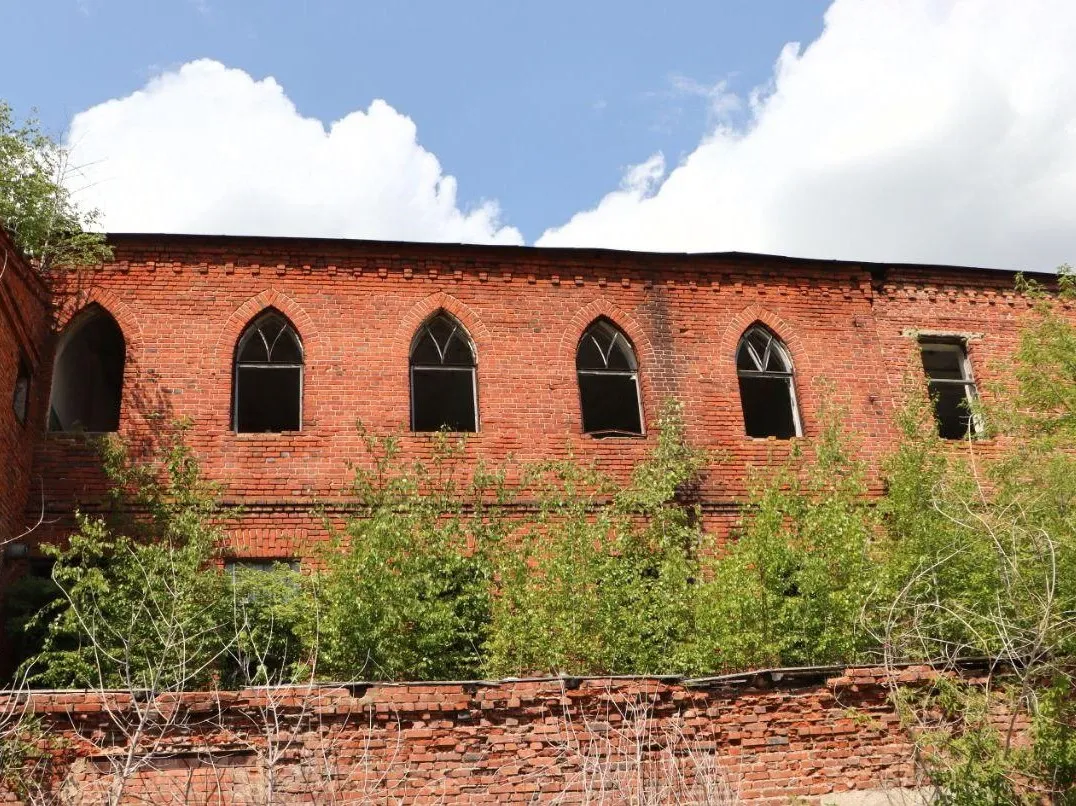 Разрушенное здание фабрики «Перопух» на ул. Дзержинского. Фото: администрация г.о. Зарайск