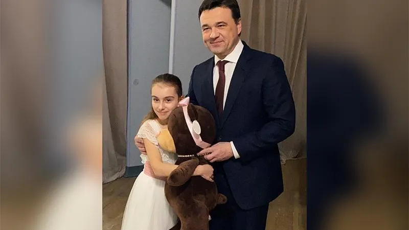 Губернатор помог осуществить мечту юной скрипачки из Чехова