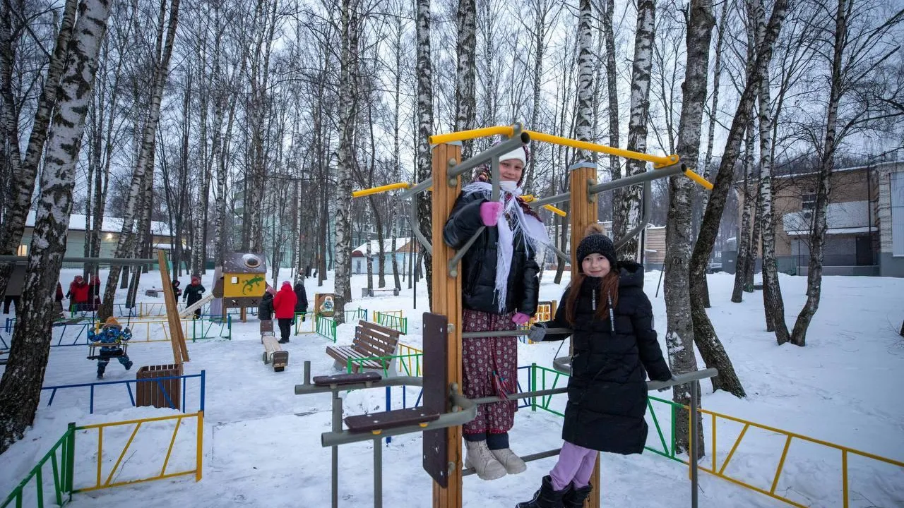 В Дубровицах благоустроили детскую площадку