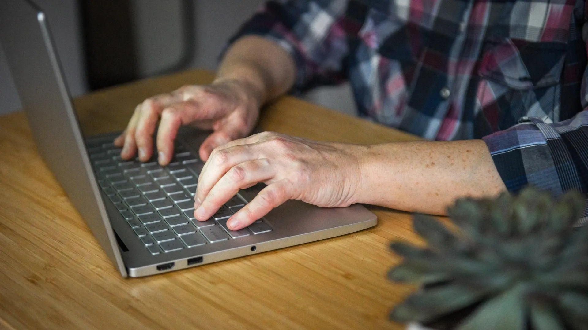 Эксперт заявила, что гендерный разрыв в доходах фрилансеров 45+ достигает 100%