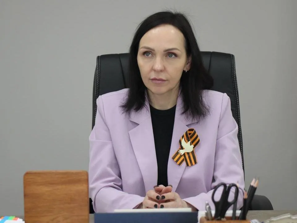 «Ты что, фраер, попутал?»: глава округа Вологодской области уволена с позором после скандального видео дочери об СВО