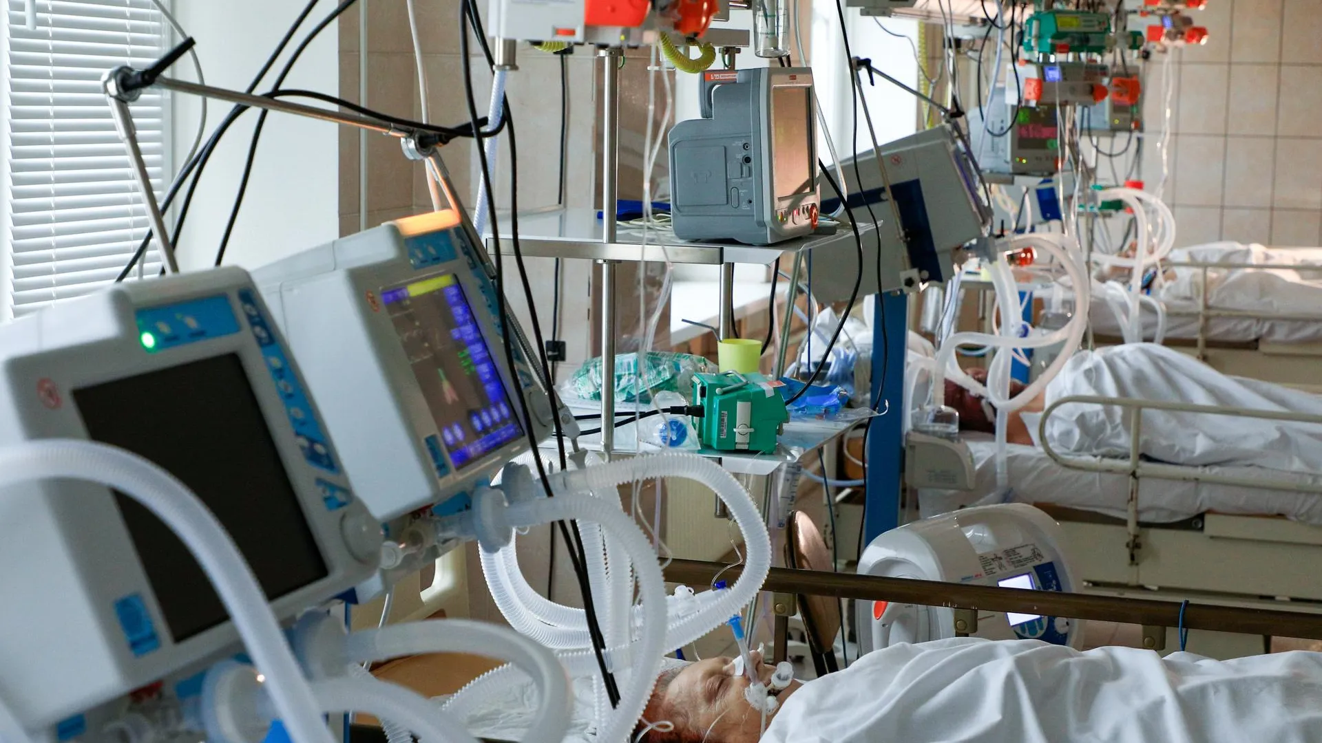 Минпромторг готов скорректировать запрет на закупку иностранных аппаратов ИВЛ