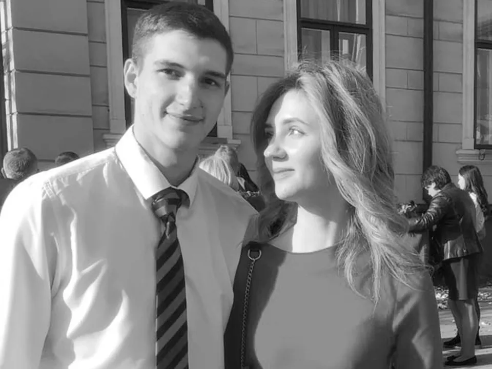 «Мы готовились к торжеству»: вместо свадьбы родные организовали похороны бойца СВО