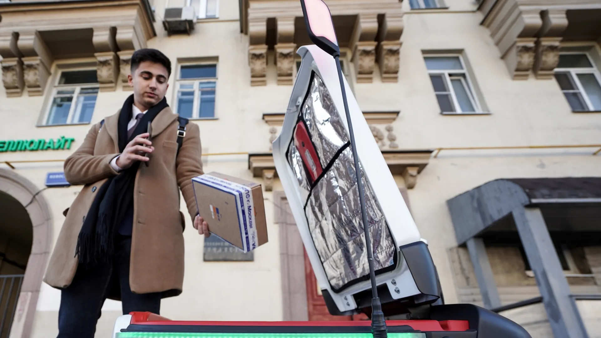 «Как я их ненавижу»: врач Мясников признался, что хочет «вильнуть» под колеса курьерам