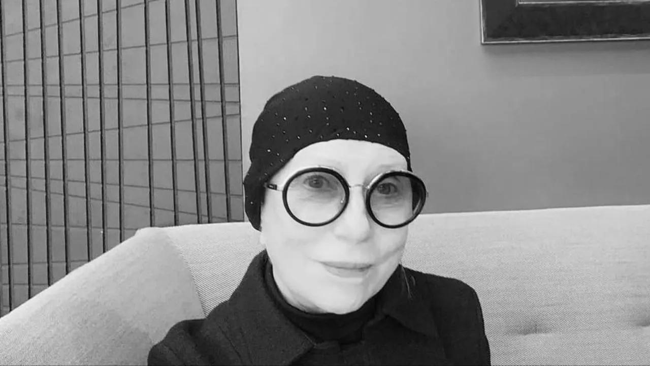 Временный портрет вместо мемориала: почему могила Инны Чуриковой осталась без памятника?