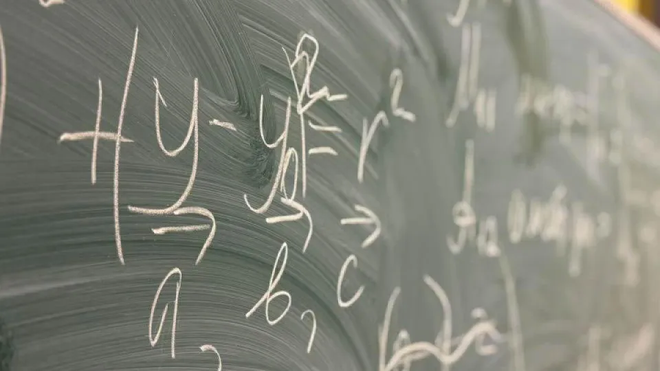 Сколько москвичи тратят на репетиторов к ЕГЭ в 2026 году: цены, предметы и тренды