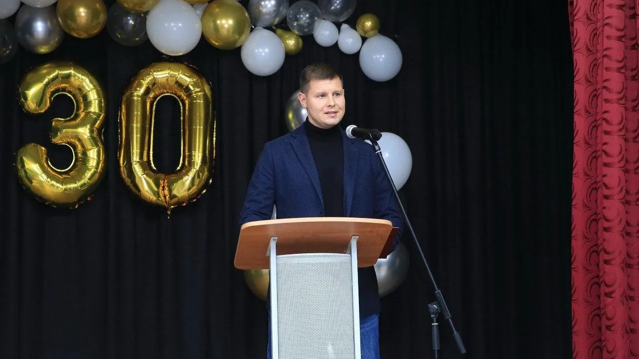 Одна из старейших гимназий Долгопрудного отметила 30-летие работы