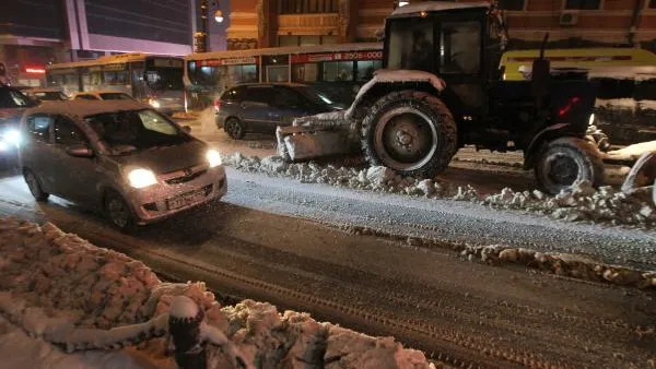 Бороться со снегопадом в Подмосковье будет более 800 единиц спецтехники