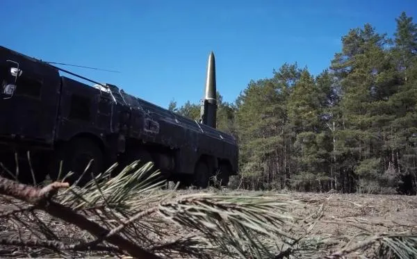 Оперативно-тактический комплекс «Искандер»