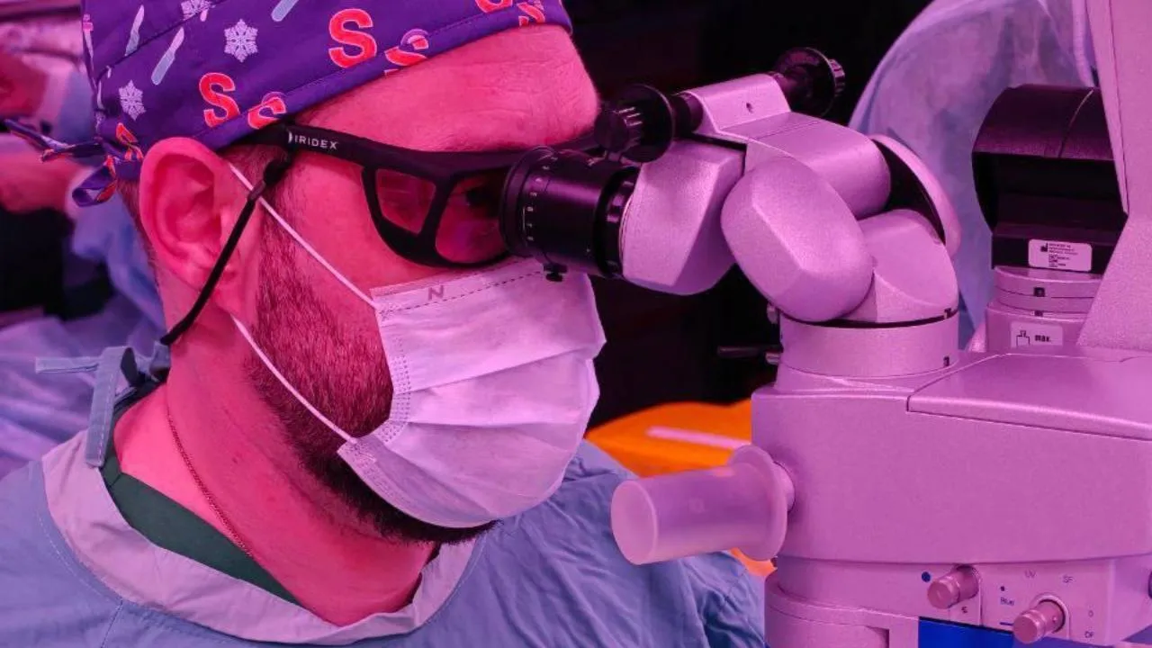 В ДКЦ им. Л. М. Рошаля впервые в Подмосковье провели лечение глаукомы с помощью микроимпульсного лазера