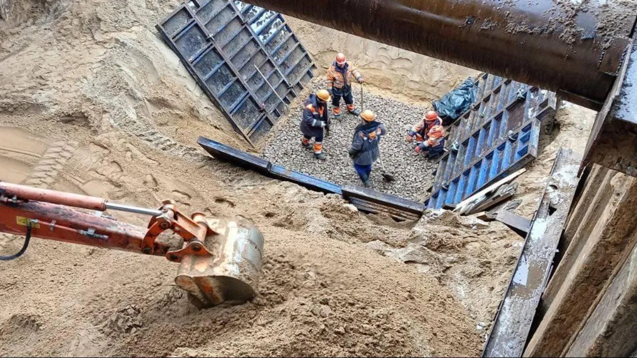 Строительство навесов стартовало на пешеходном переходе на Смирновской улице в Люберцах