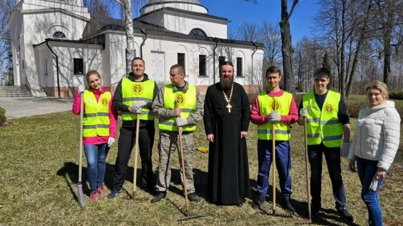 Территории двух сотен храмов привели в порядок перед Пасхой в Подмосковье