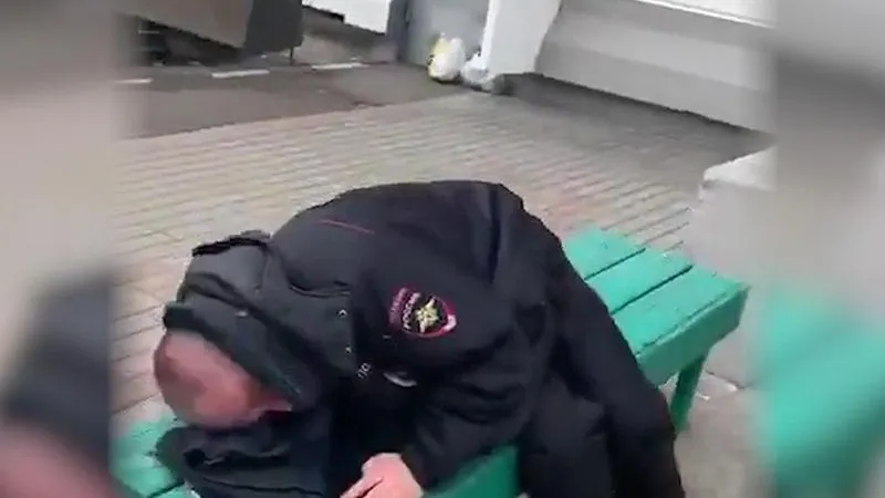 После скандального видео уволены двое пьяных полицейских из Балашихи