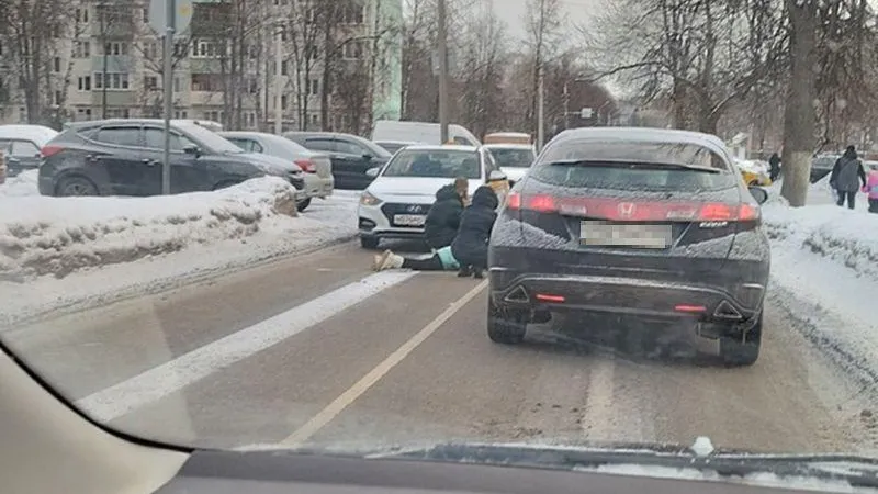 Таксист сбил девочку рядом со школой в Коломне