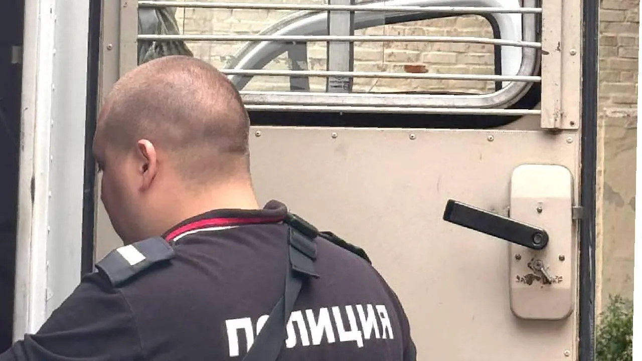«Я вас всех расстреляю»: подполковник полиции пригрозил защитникам парка «Территория детства»