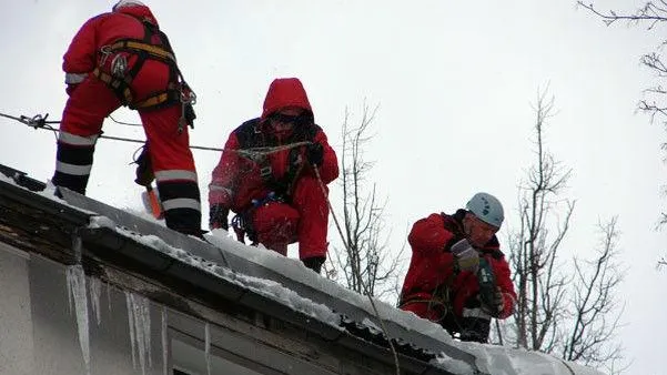 В Подмосковье усилят проверки уборки крыш от снега