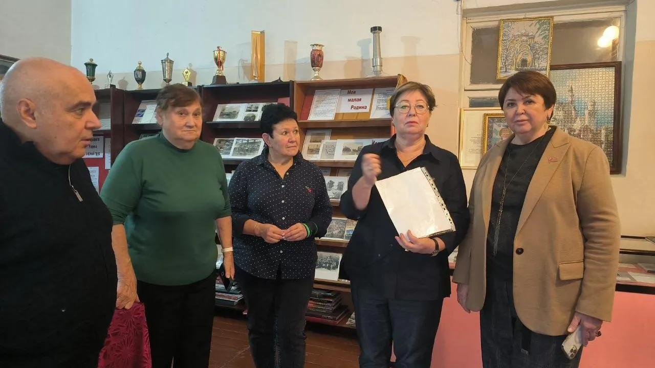 Депутат Балашихи передала в дар краеведческому музею раритеты периода ВОВ