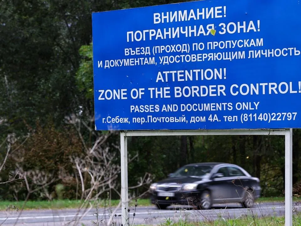 Россияне пересядут на рухлядь: как бороться с запретом на въезд в ЕС наших автомобилей