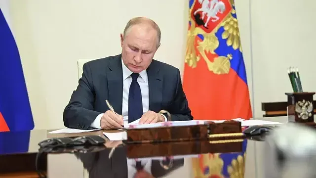 Путин поздравил строителей с их профессиональным праздником