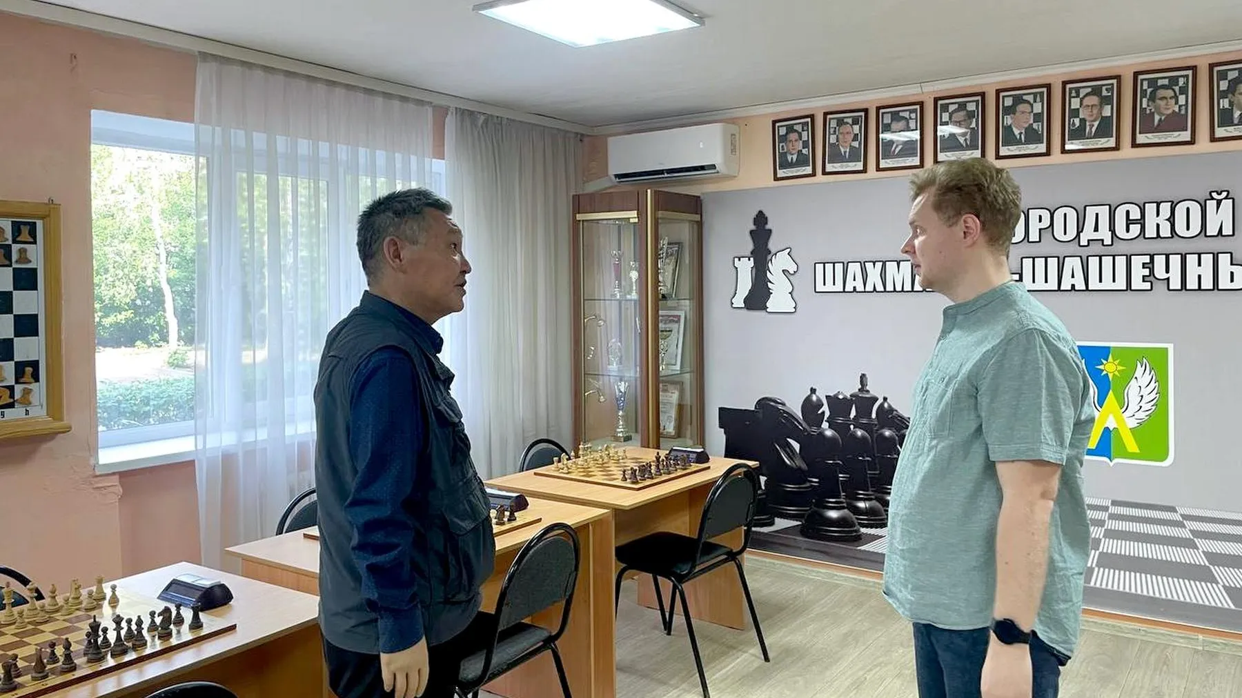 Депутат округа Луховицы Антон Минаев помог городскому шахматному клубу приобрести необходимое оборудование