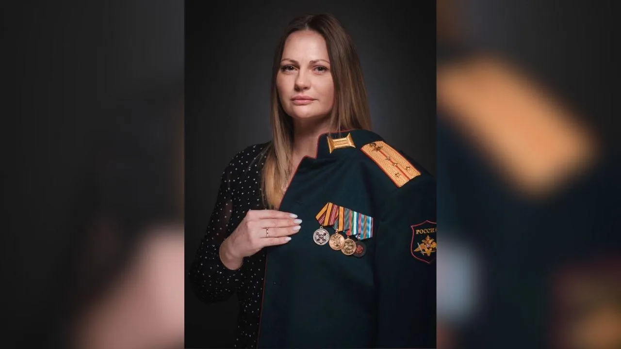 «Он — моя жизнь»: жена офицера каждый месяц ездит к нему в зону СВО, преодолевая тысячу километров