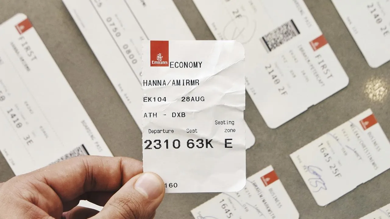 Бумажные билеты на поезд заменят электронными — в соцсетях люди бьют тревогу