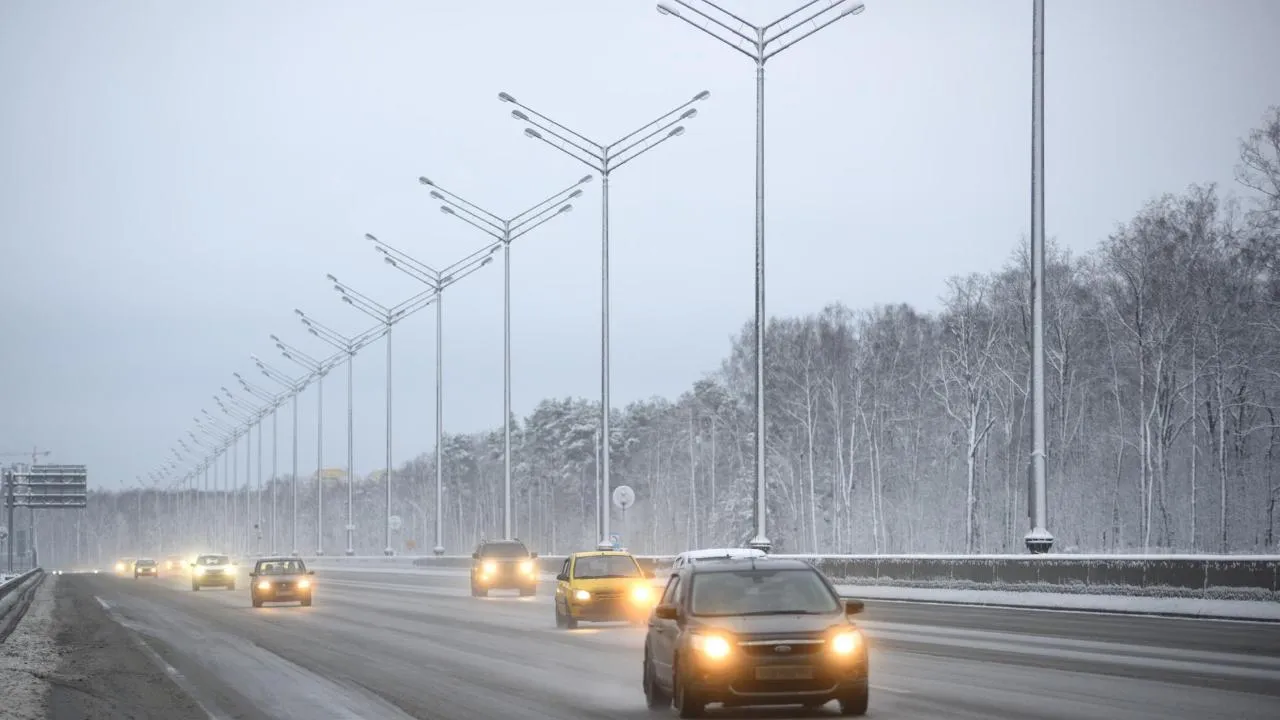 Ремонт линий освещения провели на региональных дорогах в 10 округах Подмосковья
