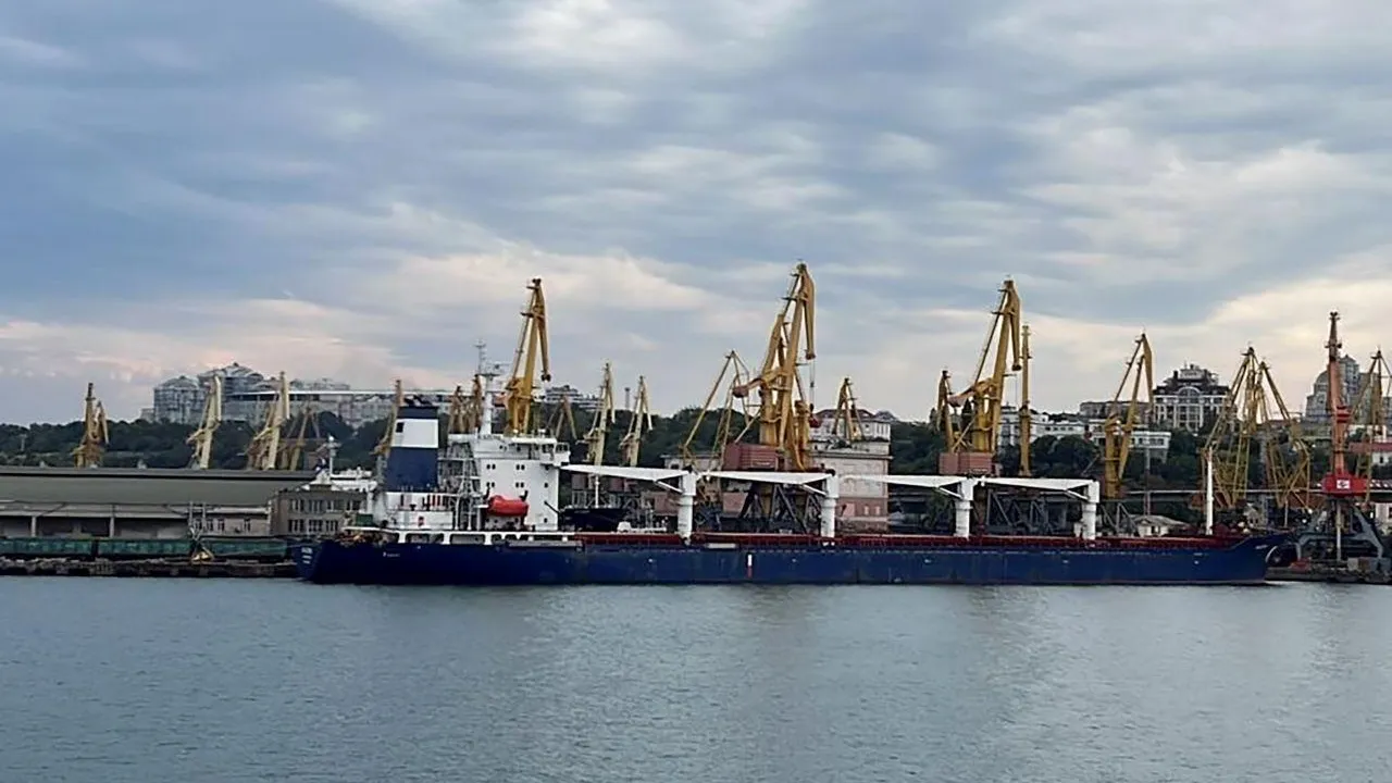 Украина разрешила проходы судов в свои черноморские порты под ответственность капитанов